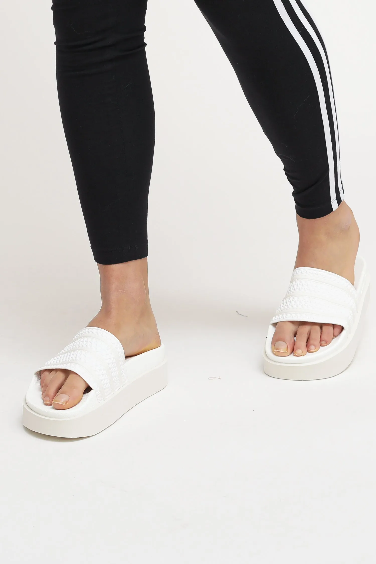 Adilette Bonega W - White