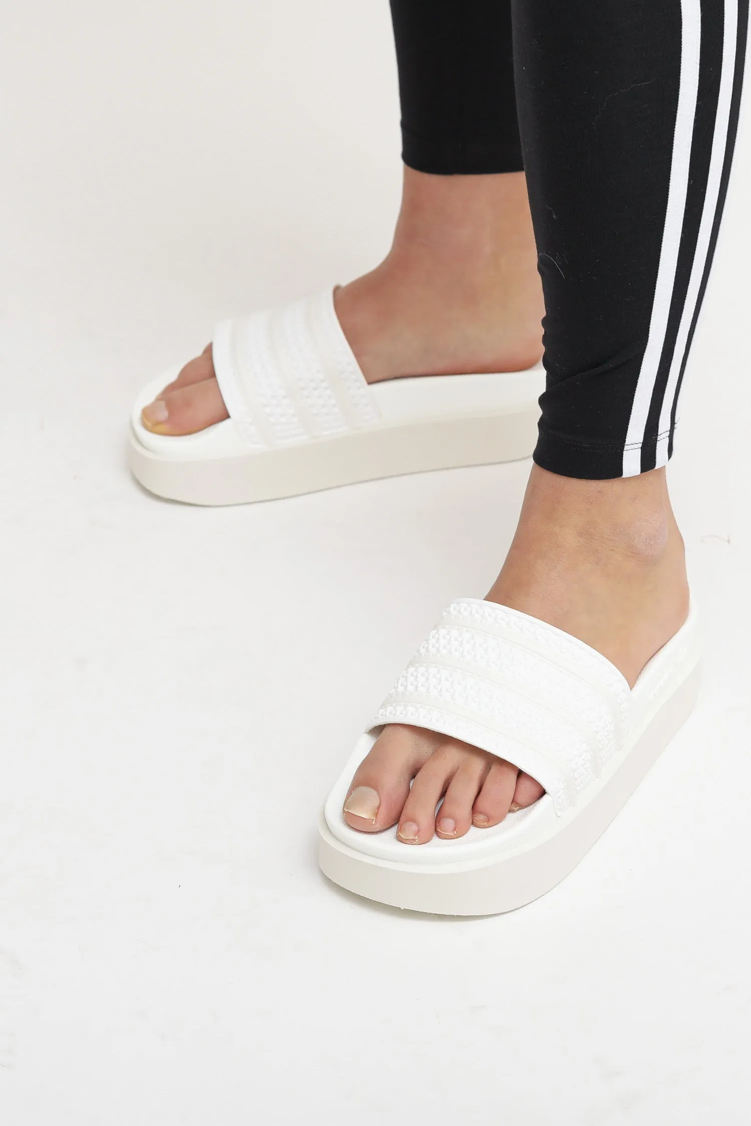 Adilette Bonega W - White