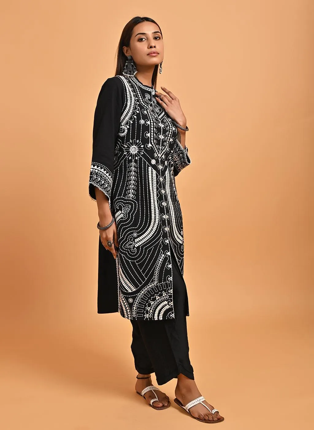 Black Straight Embroidered Kurta with 3/4th Sleeves