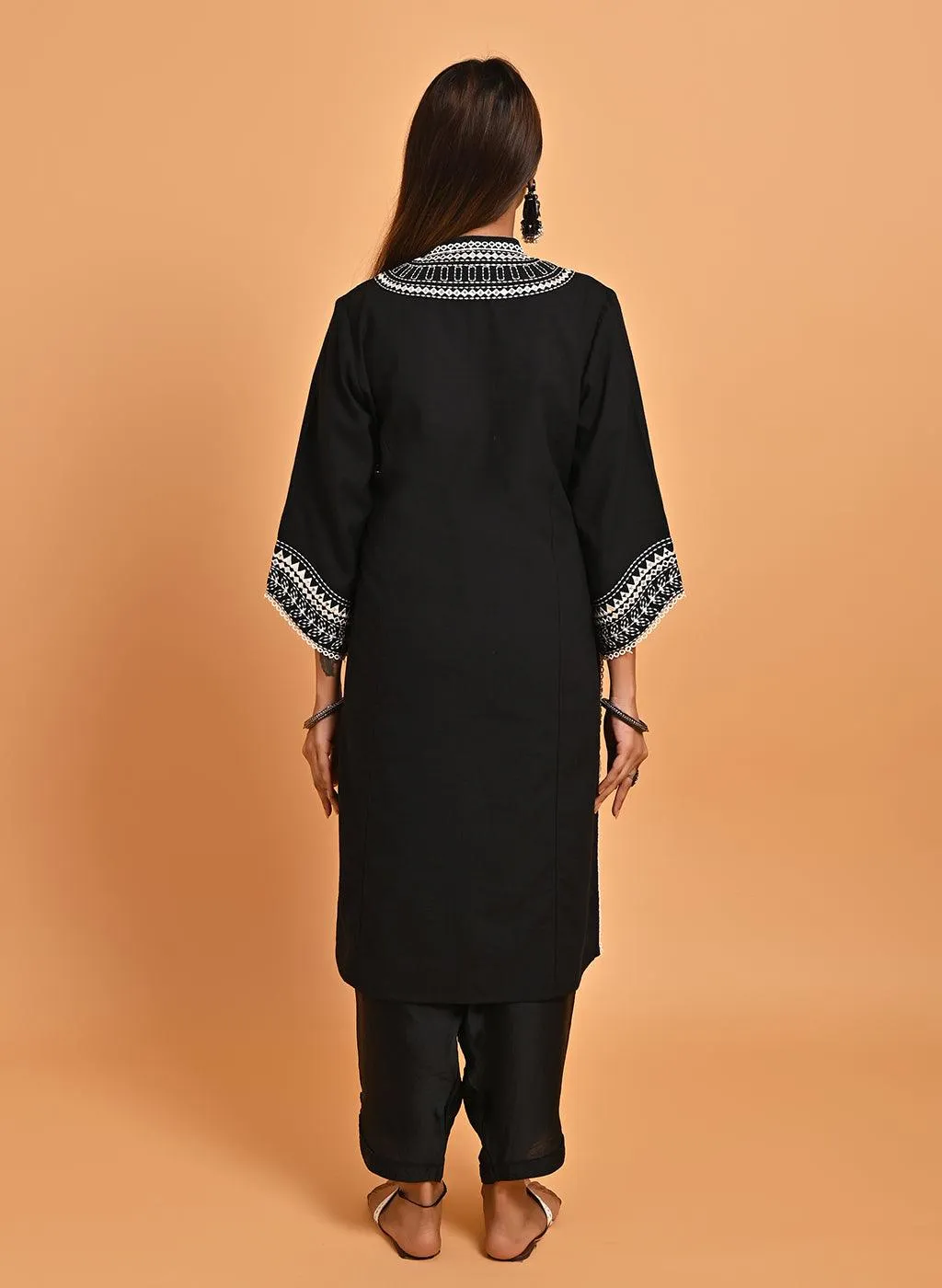 Black Straight Embroidered Kurta with 3/4th Sleeves