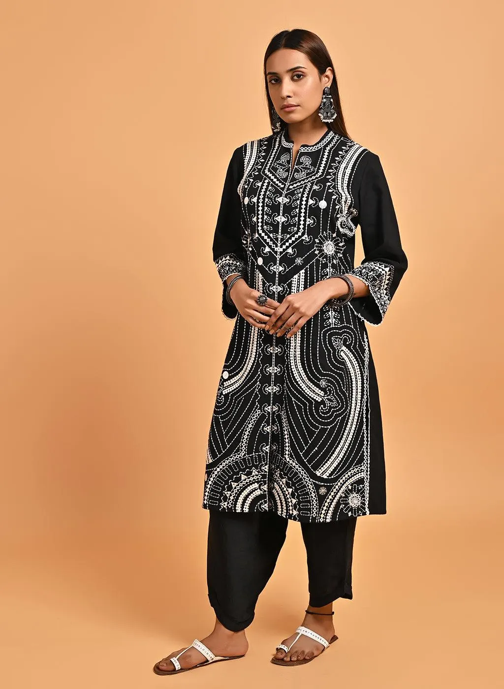Black Straight Embroidered Kurta with 3/4th Sleeves
