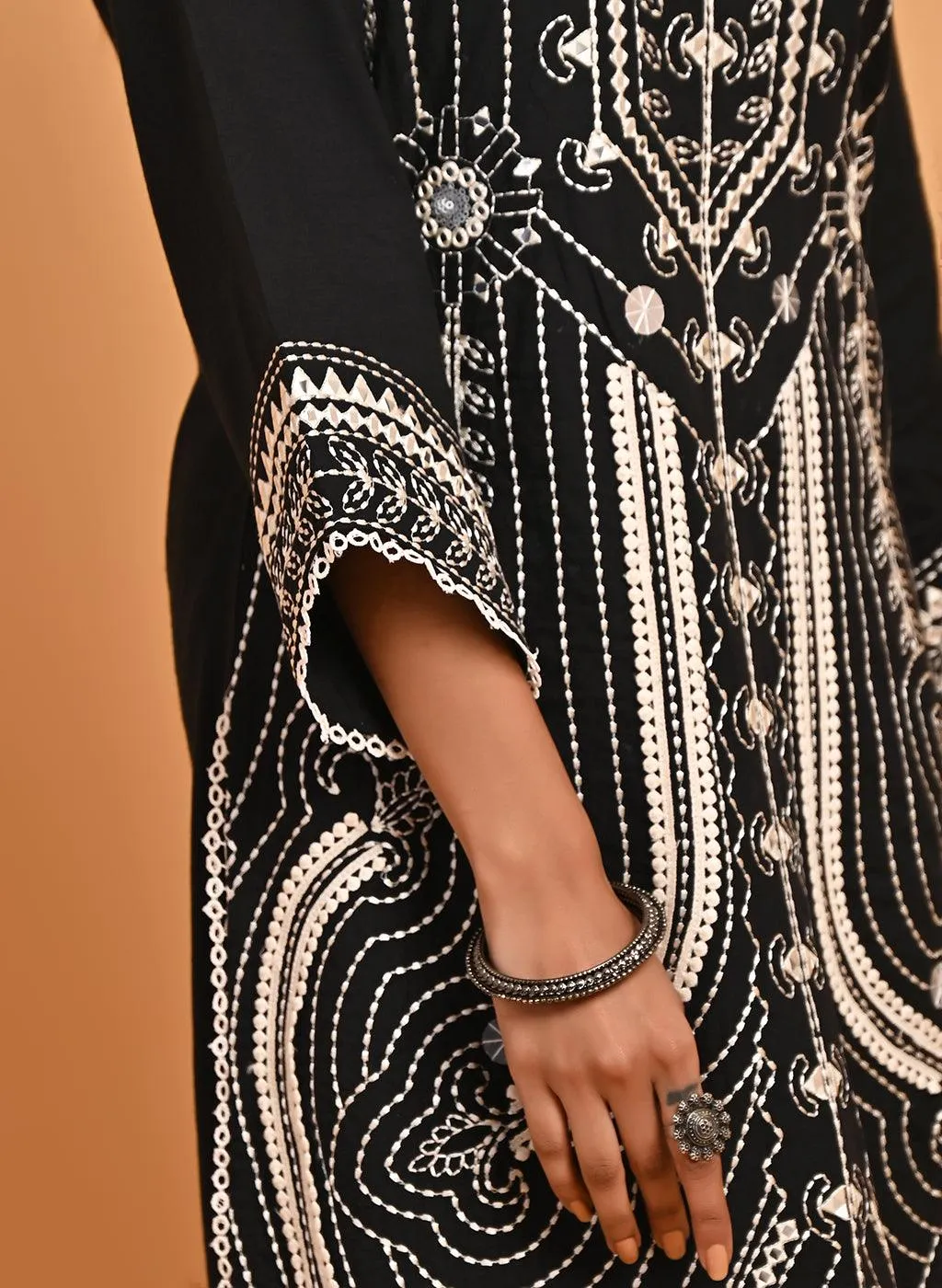 Black Straight Embroidered Kurta with 3/4th Sleeves