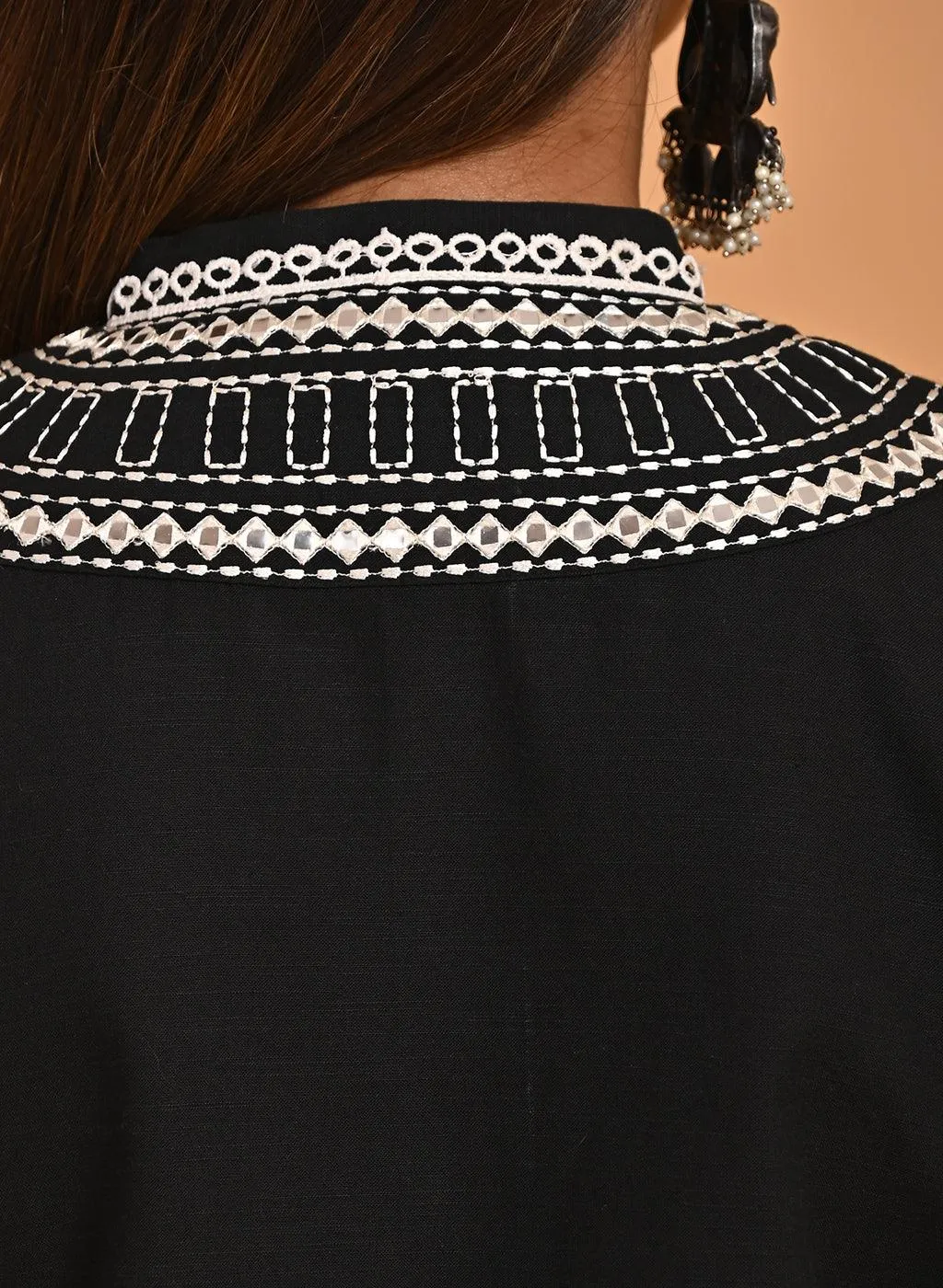 Black Straight Embroidered Kurta with 3/4th Sleeves